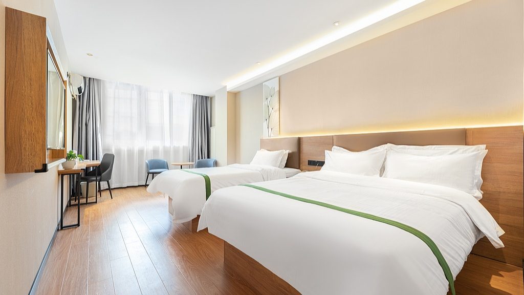 广电总局：18.3万家酒店1159万间客房实现“便捷看电视” - 光踪暖行