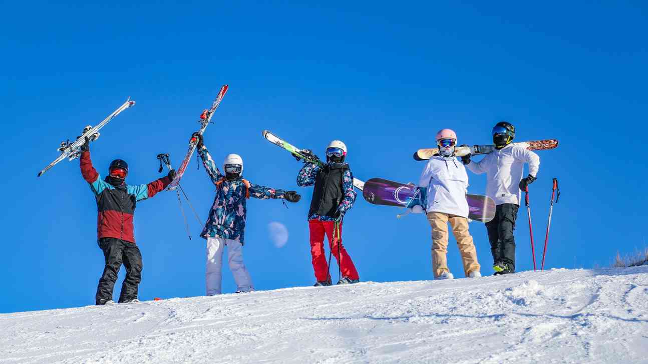 端起“雪饭碗”，崇礼“冰雪奇缘”释放新活力 - 辰飞雨光踪暖行旅游资讯