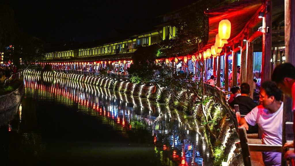 “新中式游”成假日消费热点 - 光踪暖行