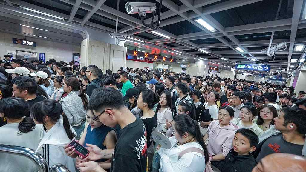 “五一”假期将至 旅游市场大幅升温 - 光踪暖行