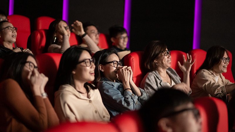 2025暑期档票房破50亿 - 辰飞雨光踪暖行旅游资讯