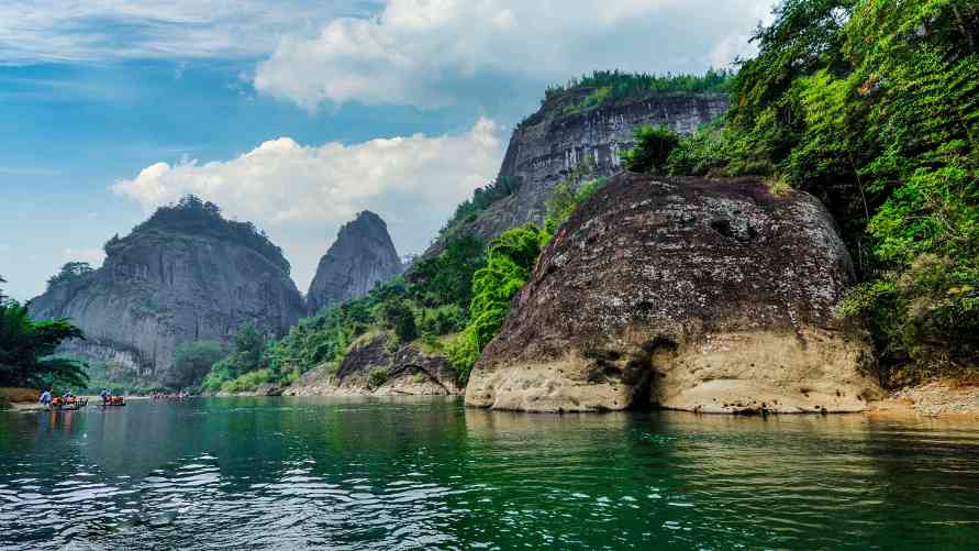 在旅游演艺中看到“人”的温度 - 光踪暖行