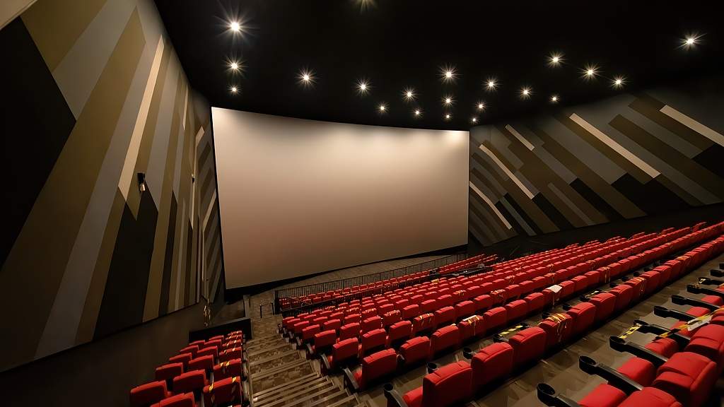 新片增多，影院凉爽：暑期档电影市场渐入佳境 - 光踪暖行