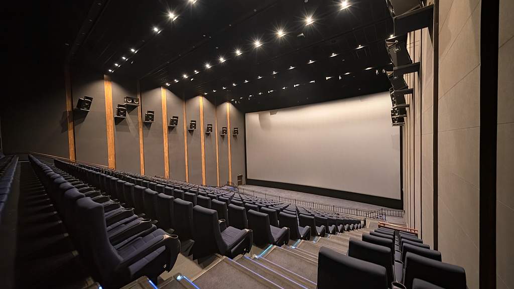 影视产业要赋能区域经济发展 - 光踪暖行