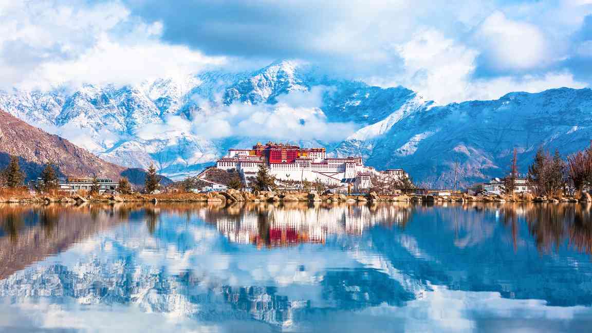 国新办发布会：探索推动西藏旅游由风景旅游向深度的休闲体验旅游转变 - 辰飞雨光踪暖行旅游资讯