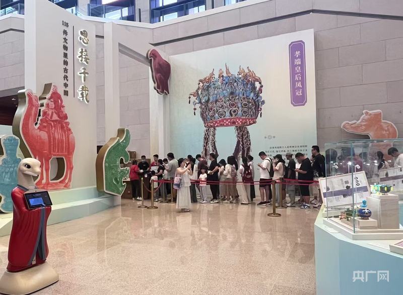 国家博物馆凤冠冰箱贴一年销量突破200万件(图2)