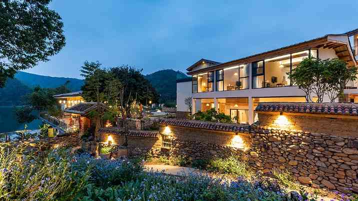 特色民宿焕活美丽乡村 - 光踪暖行