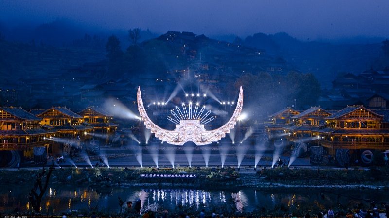 “热”力全开 消费新场景激发夏日文旅新活力 - 光踪暖行