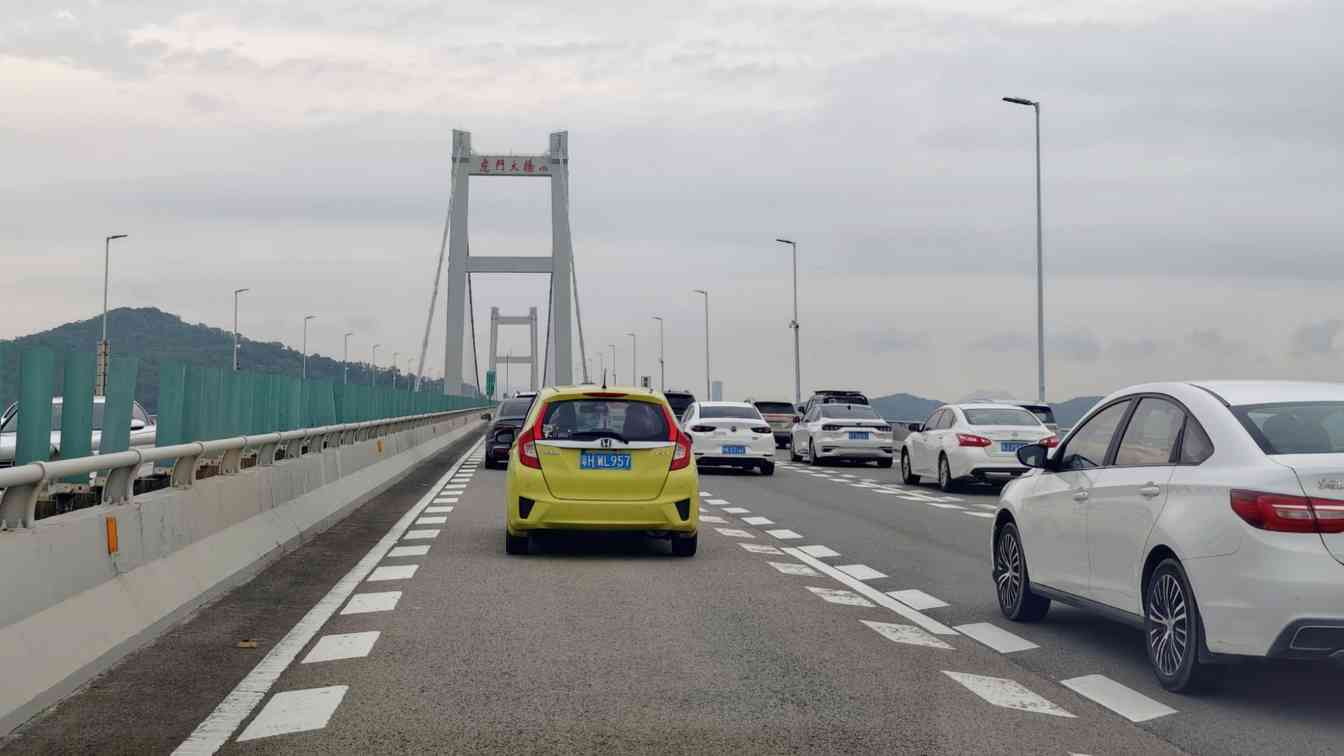 端午假期全国高速公路日均总流量预计约4070万辆 - 光踪暖行