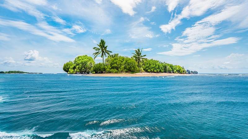 创新旅游模式 游船观光避暑成暑期热门选择 - 光踪暖行