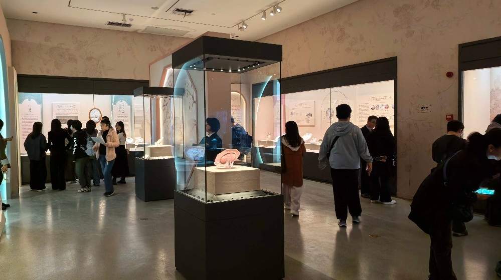 广东东莞清代外销精品展亮相长沙博物馆 - 光踪暖行