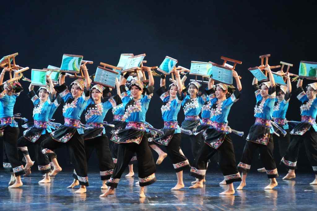 中国舞蹈荷花奖精品巡演走进长沙 - 光踪暖行