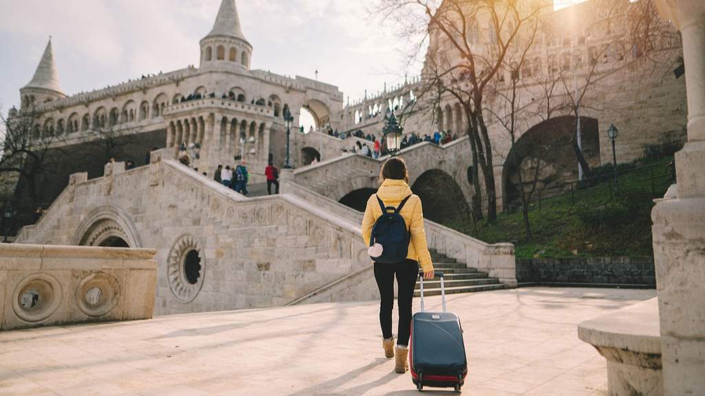 中欧双向旅游热度攀升 - 光踪暖行