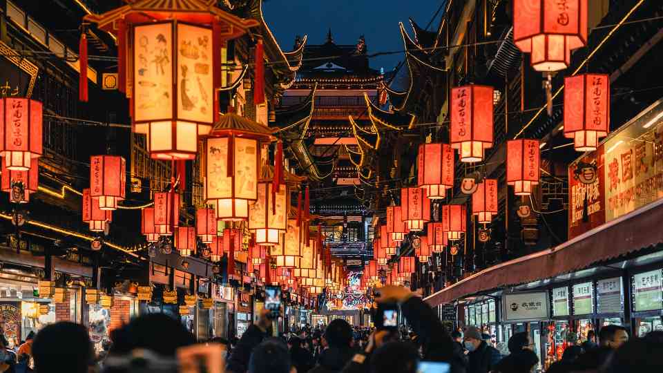 春节出行预定火热 长假期带动文旅市场新增长 - 辰飞雨光踪暖行旅游资讯