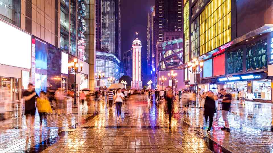 元旦放假趋势报告：旅游市场进入年末消费热季 - 光踪暖行