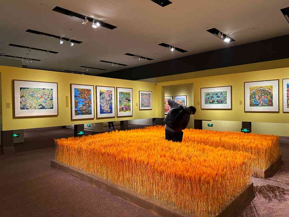 微信图片_20251029140131_91_47.jpg “大地绘彩——2025年农民画大展”在国博开幕(图4)