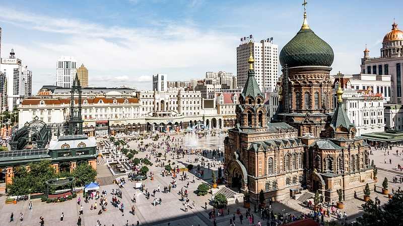 文化和旅游部：2025年前三季度国内居民出游人次49.98亿 - 光踪暖行