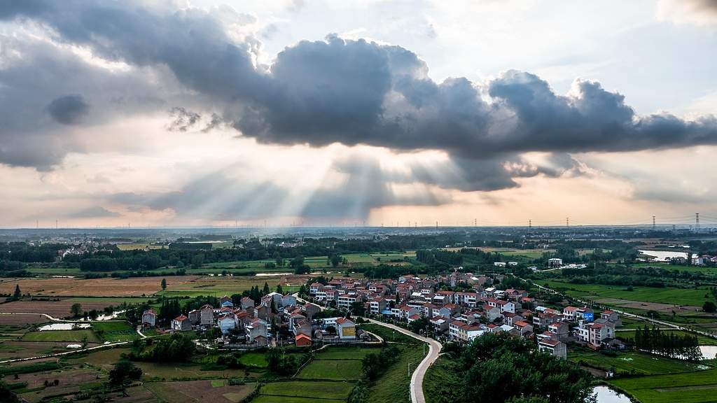 乡村旅游宜做好特色文章 - 光踪暖行