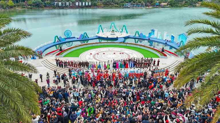 “广西三月三・八桂嘉年华”开幕式暨“四季村歌”活动启动仪式在南宁举行 - 光踪暖行